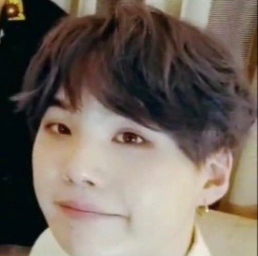 The fullest basket in the world - Yoongi's cheeks; a thread