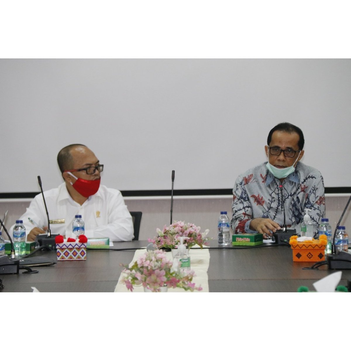 ptpn4_regional2's tweet photo. Hai #sobatperkebunan
Sharing dan Hearing PTPN IV dengan DPRD Simalungun
https://t.co/fgBKPz452h
@KemenBUMN
@holding_ptpn
#ptpn4
#BUMNUntukIndonesia https://t.co/VjDTaWJKR5