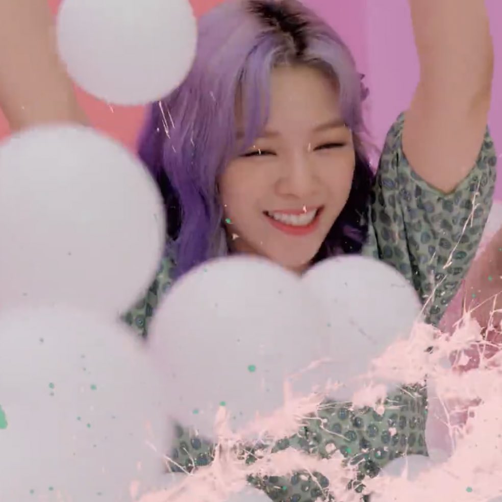 lq jeongyeon (@lowjeong) on Twitter photo 