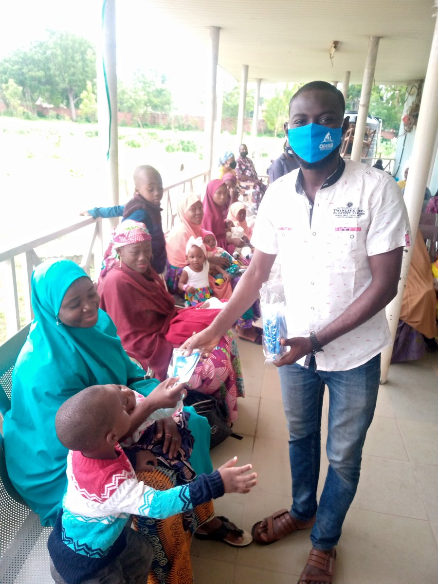 Yumna_Bello's tweet photo. @CHASED64055029 Sensitized and Donated 50 face masks to 50 Women bringing their children for immunization to cushion the spread of COVID-19 @OfficialMoo1 @t_hadiza @chizobawonodi @xee_tee @NphcdaNG https://t.co/t6ZbZsqzlI