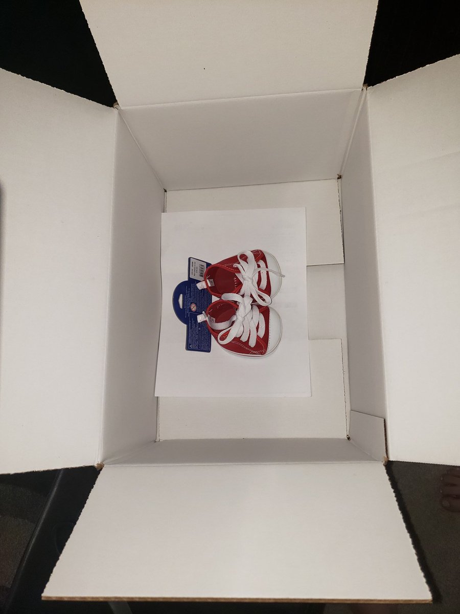 ASG_Cyrus's tweet photo. @buildabear glad to get the shoes... But the shoebox is for a size 16 BEAR PAW, not the size 2 bear paw we have for the shoes...😁 https://t.co/8fmm9q03OI