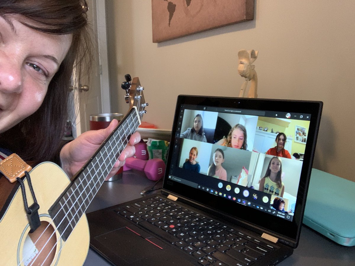 RAMteacher1's tweet photo. Great morning @MicrosoftTeams with a sing along in Gr 4/5. We revisited our @LIVEArtstalk fav song to learn about ukulele! Awesome voices together while we’re apart 😊❤️😊 @StJosaphat @RCSD_No81 @srichmondmusic https://t.co/CteQLWidtX