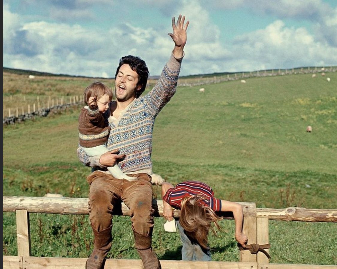 SC05751's tweet photo. PAUL MCCARTNEY APPRECIATION POST!!! just bc it’s his birthday :) https://t.co/w9sM3Z4l2r