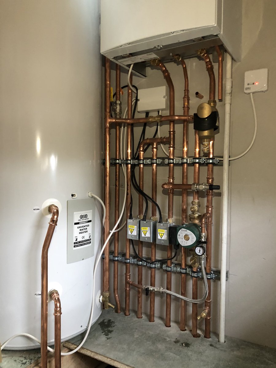 Ecotecheat's tweet photo. @vaillantuk system boiler couple with a 300 litre @OsoHotwaterUK cylinder. Match made in heaven. Back on the tools for one of our driectors through this testing times. #stillgotit 🤘 https://t.co/gVWAkmLsCi