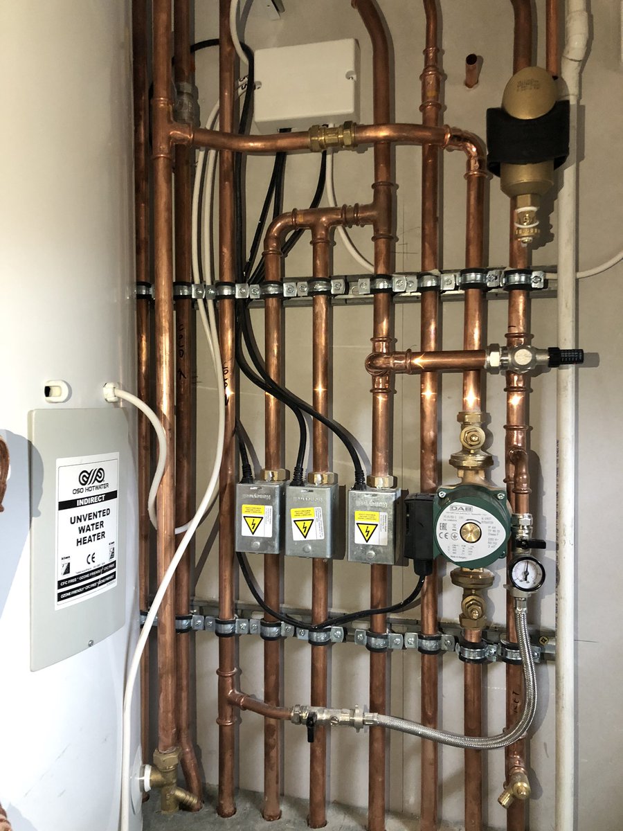 Ecotecheat's tweet photo. @vaillantuk system boiler couple with a 300 litre @OsoHotwaterUK cylinder. Match made in heaven. Back on the tools for one of our driectors through this testing times. #stillgotit 🤘 https://t.co/gVWAkmLsCi