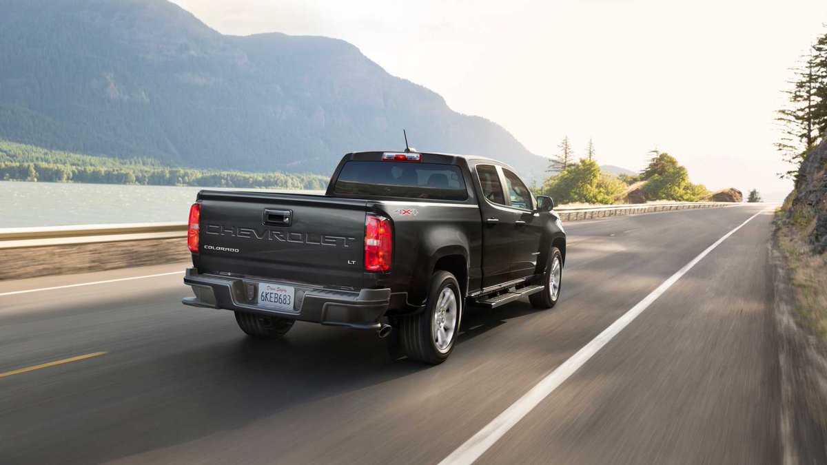 InfoAutoAr's tweet photo. #PorElMundo En USA se actualizó la #Chevrolet #Colorado, la versión para el mercado norteamericano de la S10. Presenta una nueva parrilla -inspirada en la #Silverado-, paragolpe y toma de aire. ¿Qué les parece? ¿Les gusta el rediseño que obtuvo? #INFOAUTO #IApickup https://t.co/JCJFi6EIbA