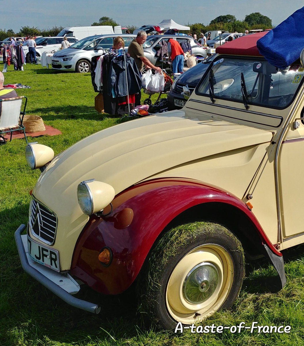 Citroen 2CV a classic #Frenchcar 

#France #travel buff.ly/37w9VpB