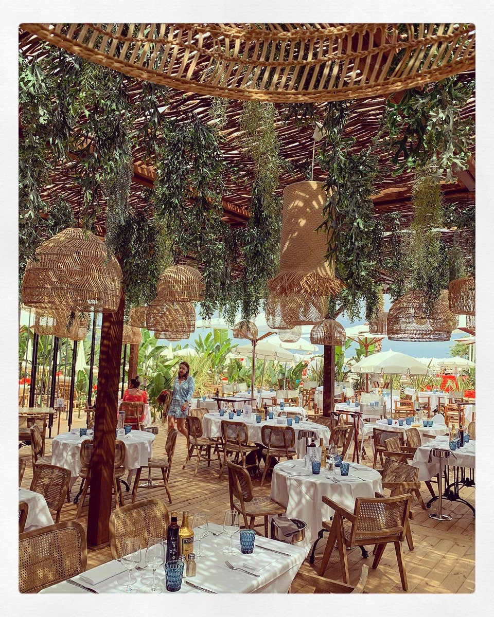 petitlugourmand's tweet photo. BATIK PLAGE est la nouvelle plage tendance de la région signée par le mythique établissement de Beaulieu-sur-Mer l’African Queen restaurant. Une plage idéale pour vivre Bali en toute sérénité élégante et nonchalante
#batik #batikplage #africanqueenrestaurant #beaulieusurmer https://t.co/aTJNSuL0uy