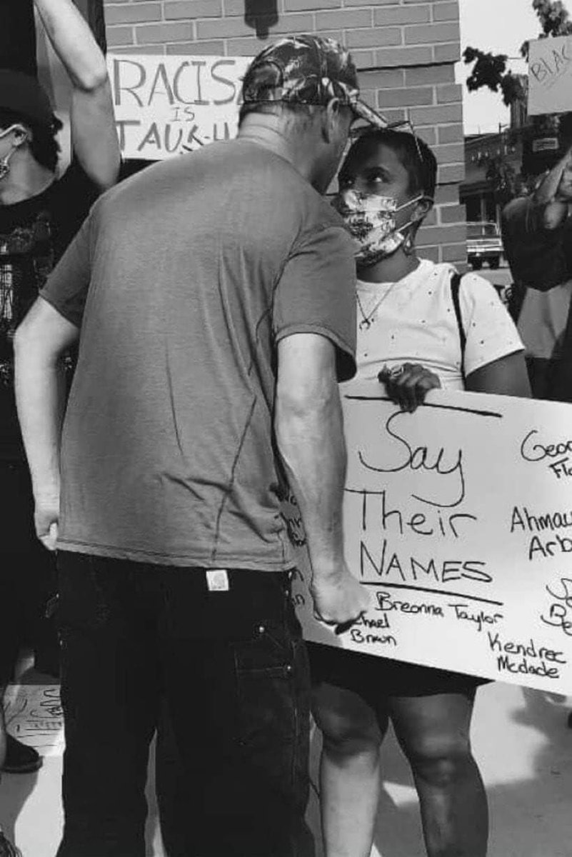 ProfBiz86's tweet photo. What compels a grown man, 2-3x the size of a woman, to stand over her, with his fists clinched?
#AmericaAgain https://t.co/kHD3sggOoj