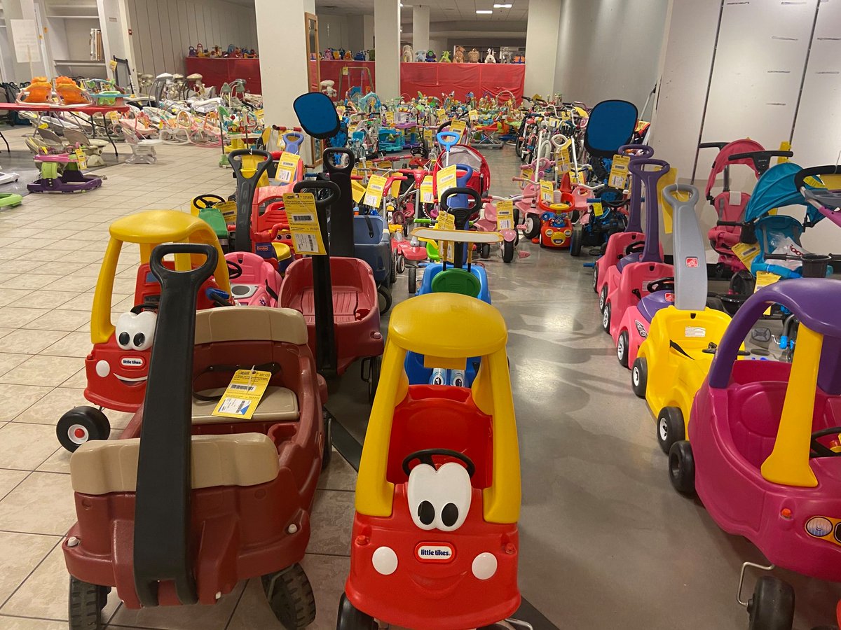meredithspidel's tweet photo. #JBFReading moved to Exton Mall & starts this weekend! Check out sale floor! #AD π€©
Still 1οΈβ£ more day of drop off & full inventory!
π Early Shopping: 6/20-21
π Public Sale: 6/22-28
π« Tickets π https://t.co/ythWHavfhb
π· New safety protocols in place
#JBFExton @JBFReading https://t.co/Mo9J5ig4Ul
