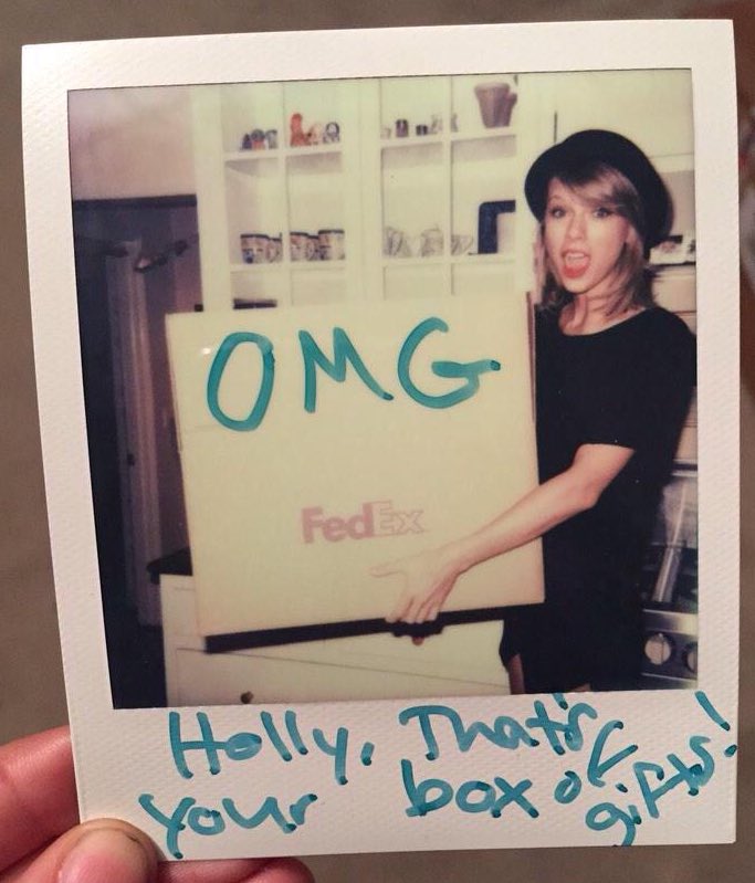 taylor used to mail personalized polaroids to fans of the years and they’re so cute so here’s thread 