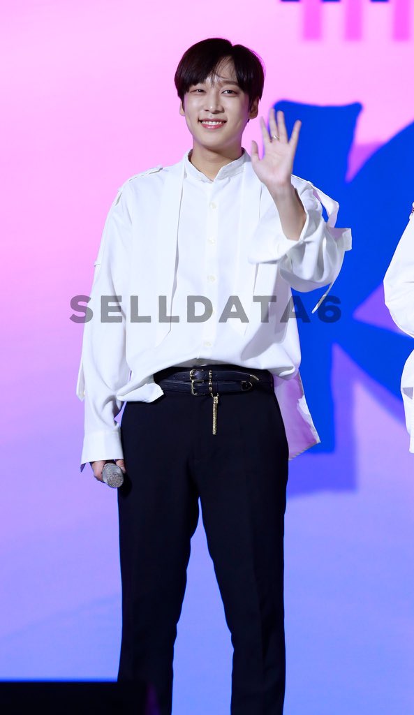 SellData6's tweet photo. 190928 VHEARTBEAT 베트남

#대리찍사 #대리 #대리찍사 #데이터
#SNUPER  #스누퍼 #すぬぽ #サンホ #SANGHO #상호 #SANGIL #심상일 #상일 #サンイル #WOOSUNG #우성 #ウソン #세빈 #SEBIN #セビ #태웅 #TEAWOONG #テウン #수현 #スヒョン #SUHYUN

💳 Korea B / Paypal
💵 300 pics = 10$ https://t.co/5A2erdrcvj