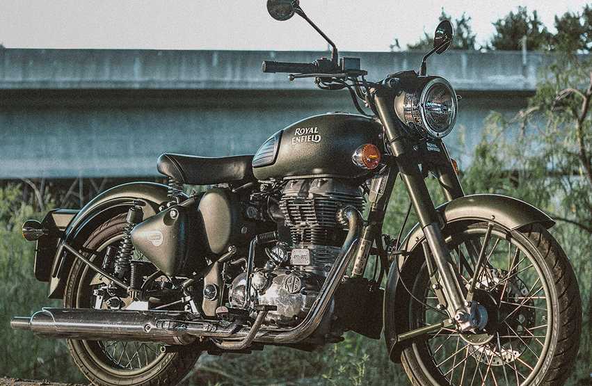 geldesigns's tweet photo. In creating #GoodDesign you sometimes have to look back to create something for the future.  The Classic 500 Battle Green motorcycle by @royalenfield  does just that. @RoyalEnfield_NA https://t.co/NkUVgS4KIq