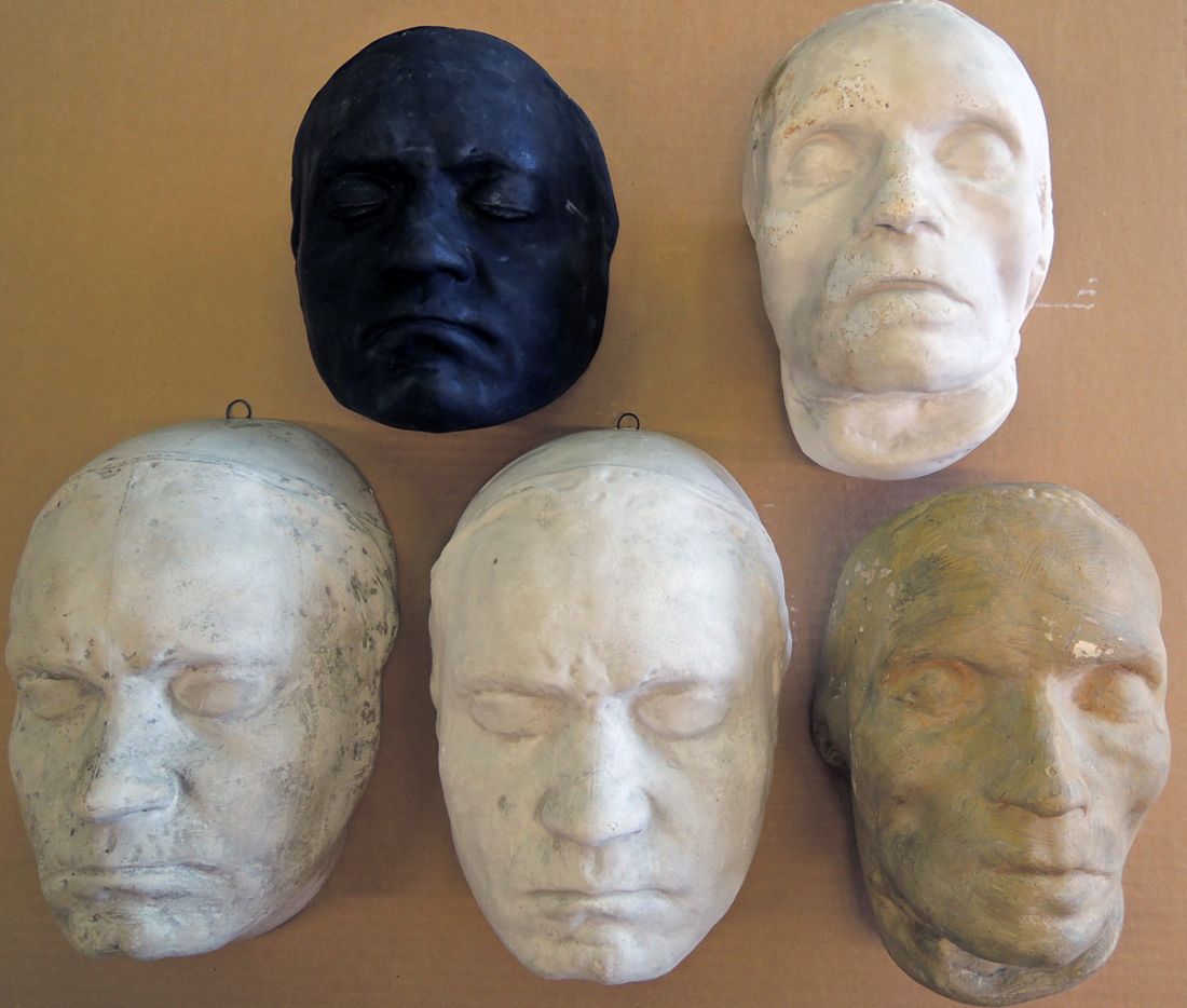 These are both death-and life plaster casts of Beethoven. https://graphicarts.princeton.edu/2015/04/17/will-the-real-beethoven-please-stand-up/