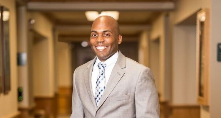 fairfieldprep's tweet photo. Dr. Yohuru Williams '89 named Founding Director of the new Racial Justice initiative at @UofStThomasMN https://t.co/CIKFVuDAhT #PrepAlumni #PREPforLife https://t.co/xvUGdFaH4D