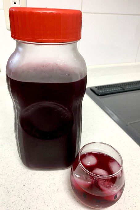 紫蘇ジュース。暑い時期には欠かせないんだ 