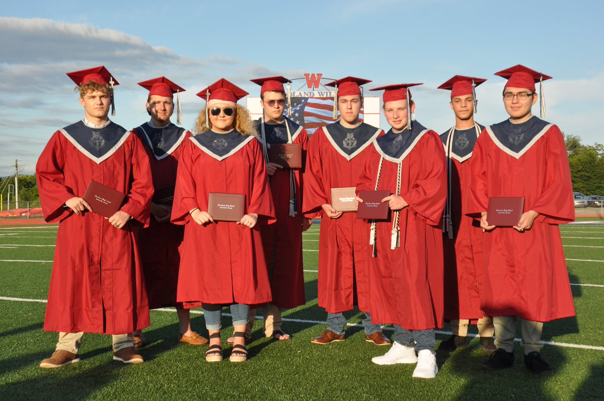 bartowschools's tweet photo. Congratulations, Naaman Barlow (Army), Everett Brannon (Army National Guard), Larry Collum (Navy), Gabriel Hazelwood (Marines), Jacob Hughes (U.S. Coast Guard), Justin Lucas (Army), Karla Myrick (Air Force), and Christian Navarrete (Army)! https://t.co/CGaaVqN6jt