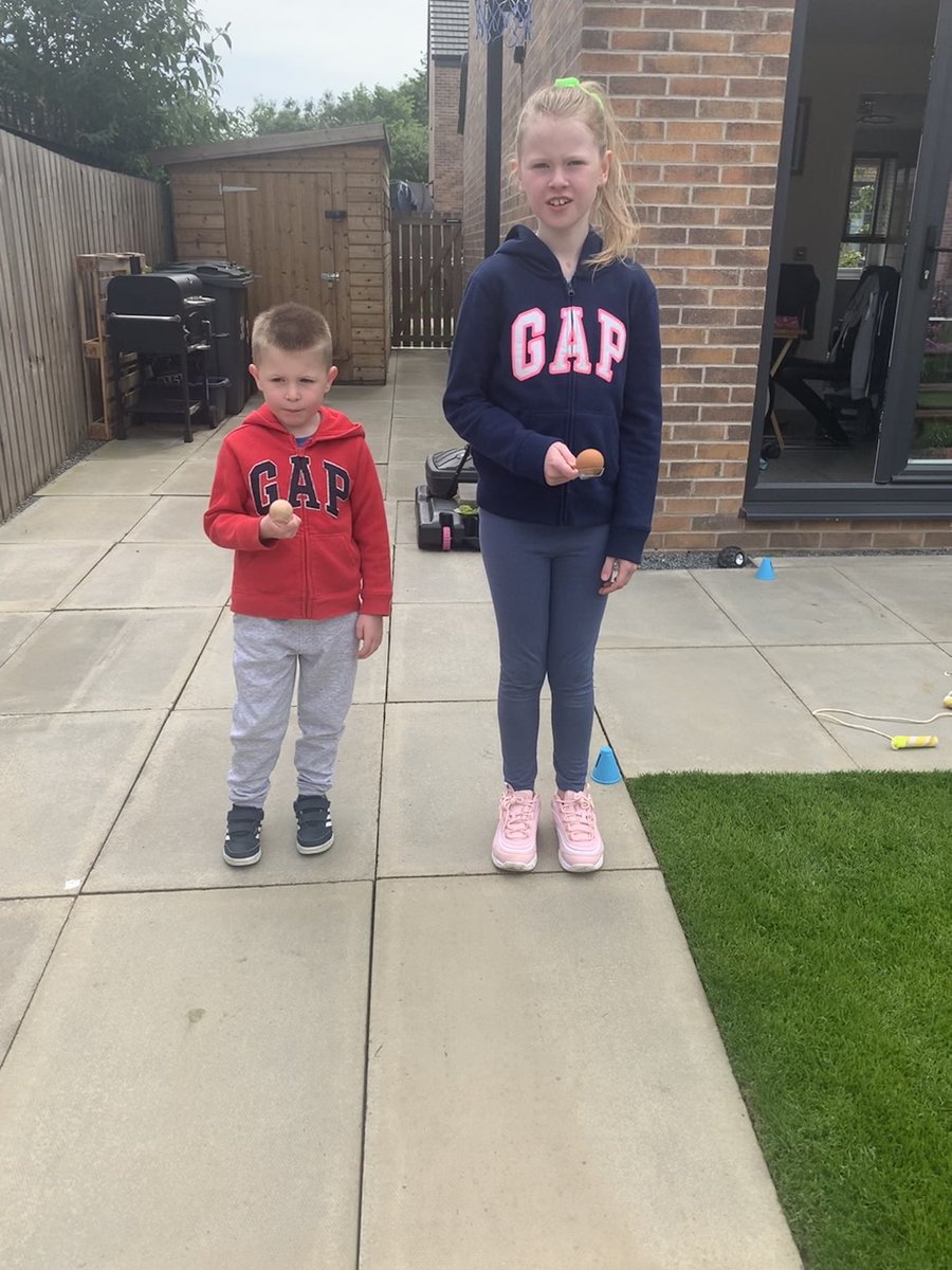 DionneMcLaugh18's tweet photo. @leithp5 @Leith_Primary Sports day in the garden! Thankful weather is gorgeous! Elisha raced her brother for the egg and spoon race, his smashed everwhere https://t.co/R7thvKlLDB