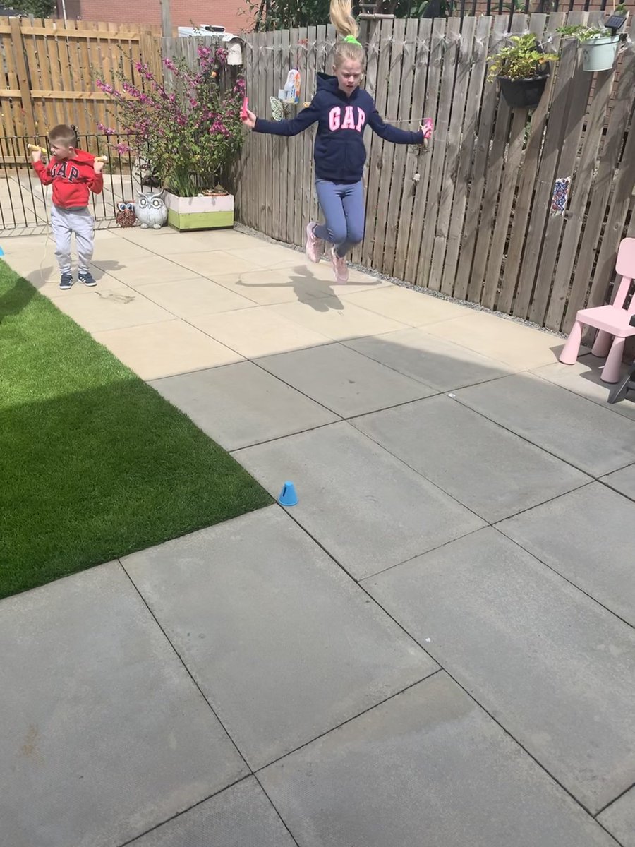 DionneMcLaugh18's tweet photo. @Leith_Primary @leithp5  Sports day!!Elishas times are: 62 star jumps, 15 seconds Plank, 35 Skips, 40 second for the leg challenge https://t.co/D1nek0XMl8