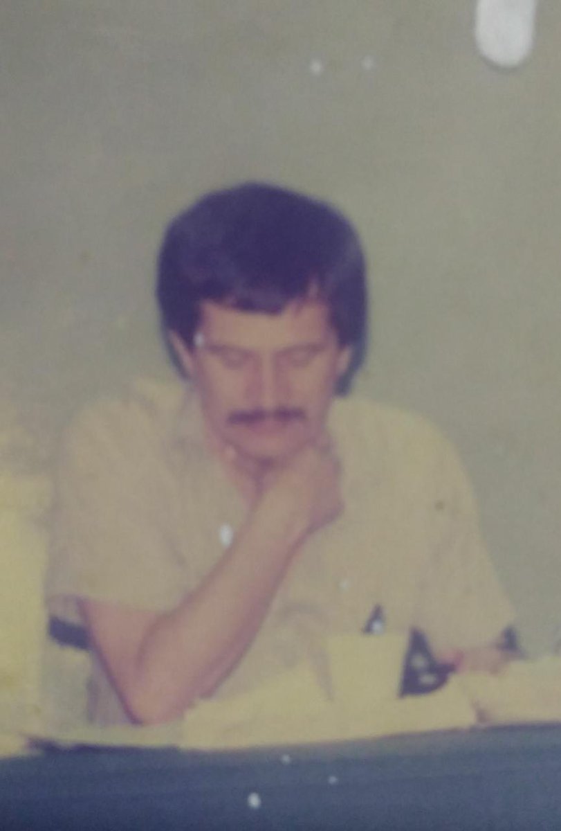 Hunaac_cel's tweet photo. Habrá que pedirle al sistema de inteligencia mexicano [#DFS #DGIPS #DGISN #CISEN] de los años 60's, 70's, 80's y 90's algún recuerdo que quiera compartir para la despedida de mi padre. ✊🏽🔥

Rubén Mercado Terán (1947-2020) https://t.co/9MkKy1OxQ7 https://t.co/lqClDS9Uq0