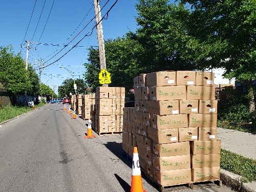 ACT_Chicago's tweet photo. We have enough to feed ONE THOUSAND households! Thurs 6/18 10am-1pm at Leamington and Kinzie and again 6/25. No ID needed, just give an address. Get 75lbs of food boxes that include produce, meat and dry goods. 
https://t.co/js4JnGR9uO https://t.co/Bqr1OUidnK