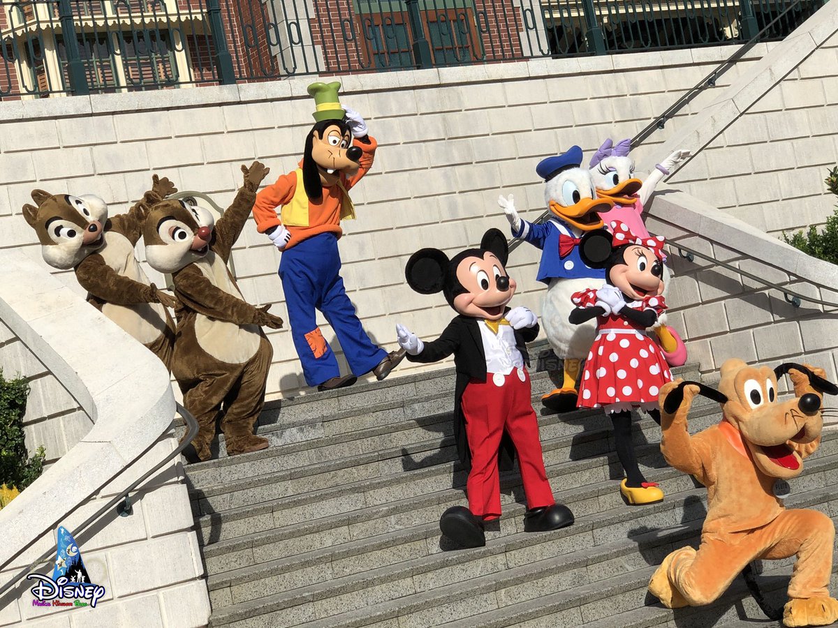 DMK_Blog's tweet photo. #BelieveInMagic ✨ #心信奇妙
Mickey & Friends present Magical Moments to the guests at HKDL
#Disney #迪士尼 #DisneyParks #HKDLR #HKDL #HongKongDisneyland #香港迪士尼樂園 #HKDisneyland #OurDisneyMoments #DisneyMagicMoments #迪士尼奇妙力量 #奇妙因你從心展現 #MagicStartsWithYou https://t.co/BhhoCwP4YW