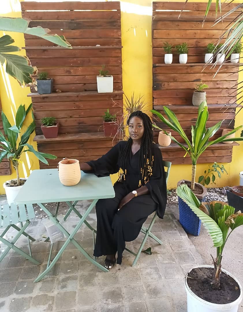 Je m'appelle Armande marie Louise LO je suis sénégalaise et fondatrice de Mandabio une entreprise agricole et agroalimentaire .
Nous produisons des fruits et légumes bio locaux et de saison mais également des jus de fruits à base de fruits à fortes valeurs nutritionnelles👇🏾