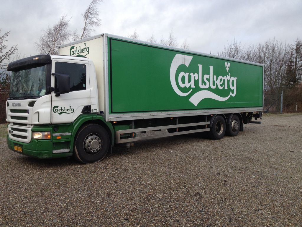KnugCarlGustaf's tweet photo. Äntligen har min midsommaröl kommit. https://t.co/iwtXxovuAE