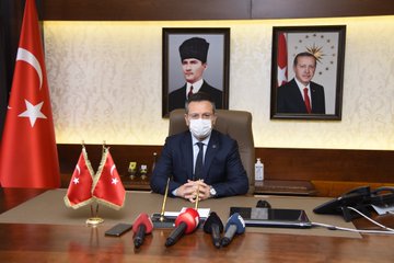 Vali Aksoy'un protokol üyeleriyle görüşmesi