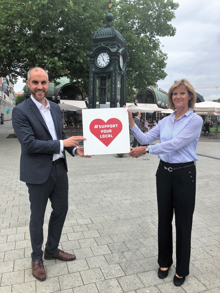 VWCV_news's tweet photo. Für uns bei #VWNutzfahrzeuge heißt es "Wir statt Ich". Darum unterstützen wir mit unseren Mitarbeitern*innen die wichtige Initiative: "Gemeinsam für @hannover" und wollen mittelständischen und kleinen, regionalen Betrieben helfen. #SupportYourLocal @BelitOnay #Leifheit #Sedran https://t.co/lSfK70NkNg