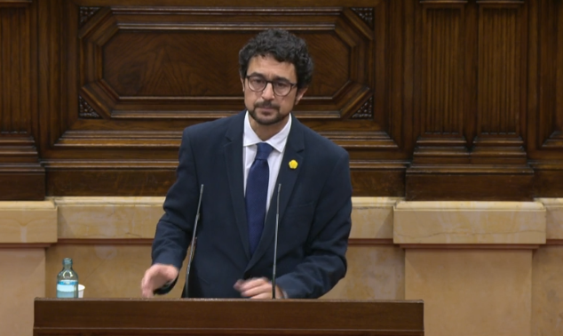 .<a href="/damiacalvet/">Damià Calvet i Valera</a> anuncia al <a href="/parlamentcat/">Parlament de Catalunya</a> que "hem acordat amb <a href="/vicepresicat/">Compte no operatiu</a> aportar 5 M€ del Fons de Contingència per contribuir a resoldre una necessitat urgent en matèria d’habitatge, per poder arribar a més famílies, tot i que no serà a totes les que voldríem".