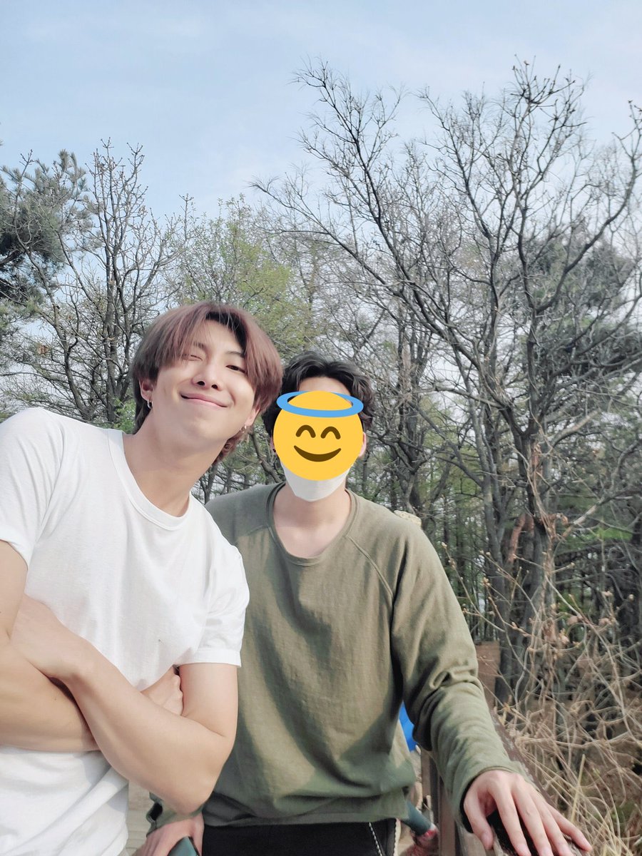 BTS_RM_OFFICIAL's tweet photo. 오랜만에😅 https://t.co/mCNxoyWy2w