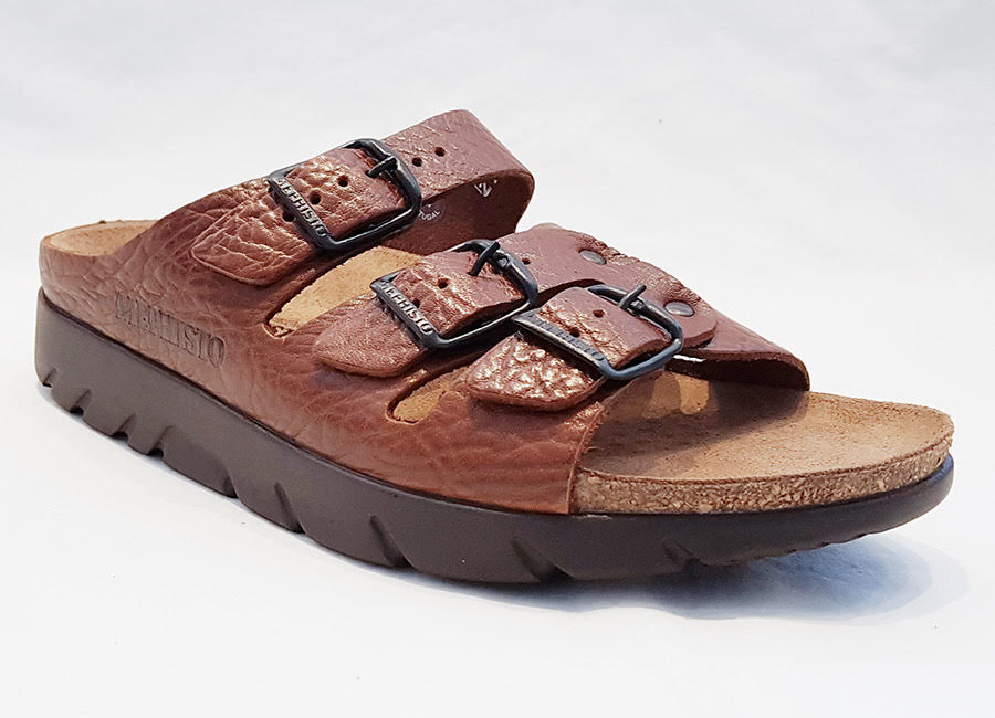SolesInMotion_'s tweet photo. For the cool dad! Know for their incredible comfort dad will look and feel cool slipping into a pair of these. Shop online https://t.co/jBL7vI7OqY or drop by. https://t.co/esayUy2Yk9