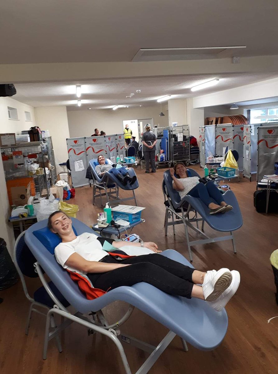CathEllis4's tweet photo. @DonnaRo82257972 
#SAU donation team! #savinglives
@WelshBlood https://t.co/Ah51Z8mv1N