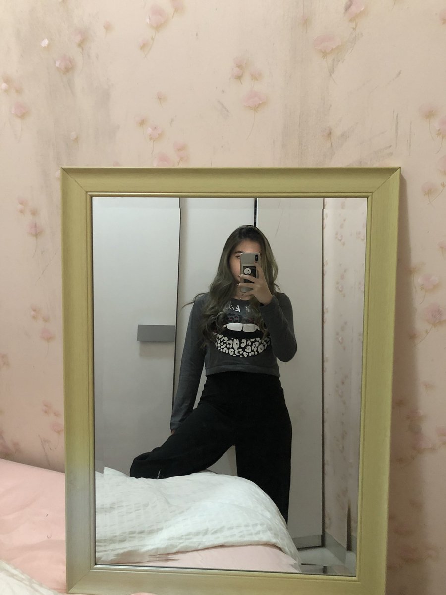 Udah berapa tahun ni baju HAHAH