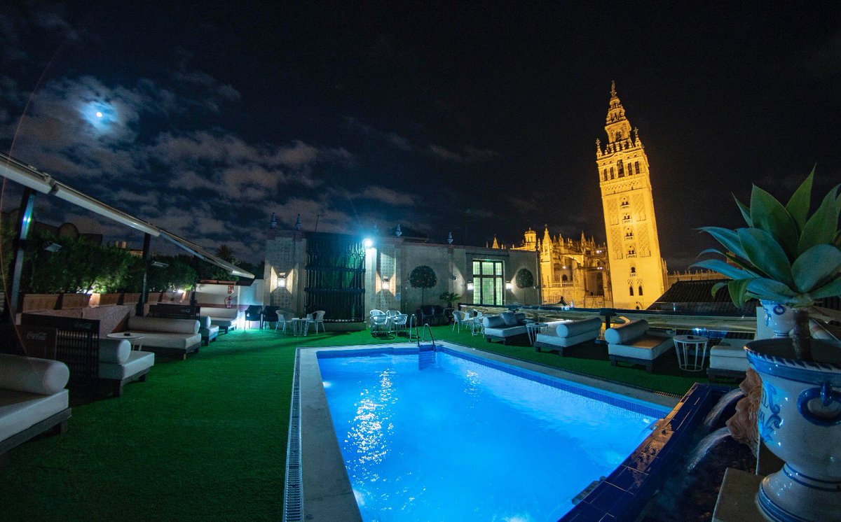 Hotel Doña María tweet media