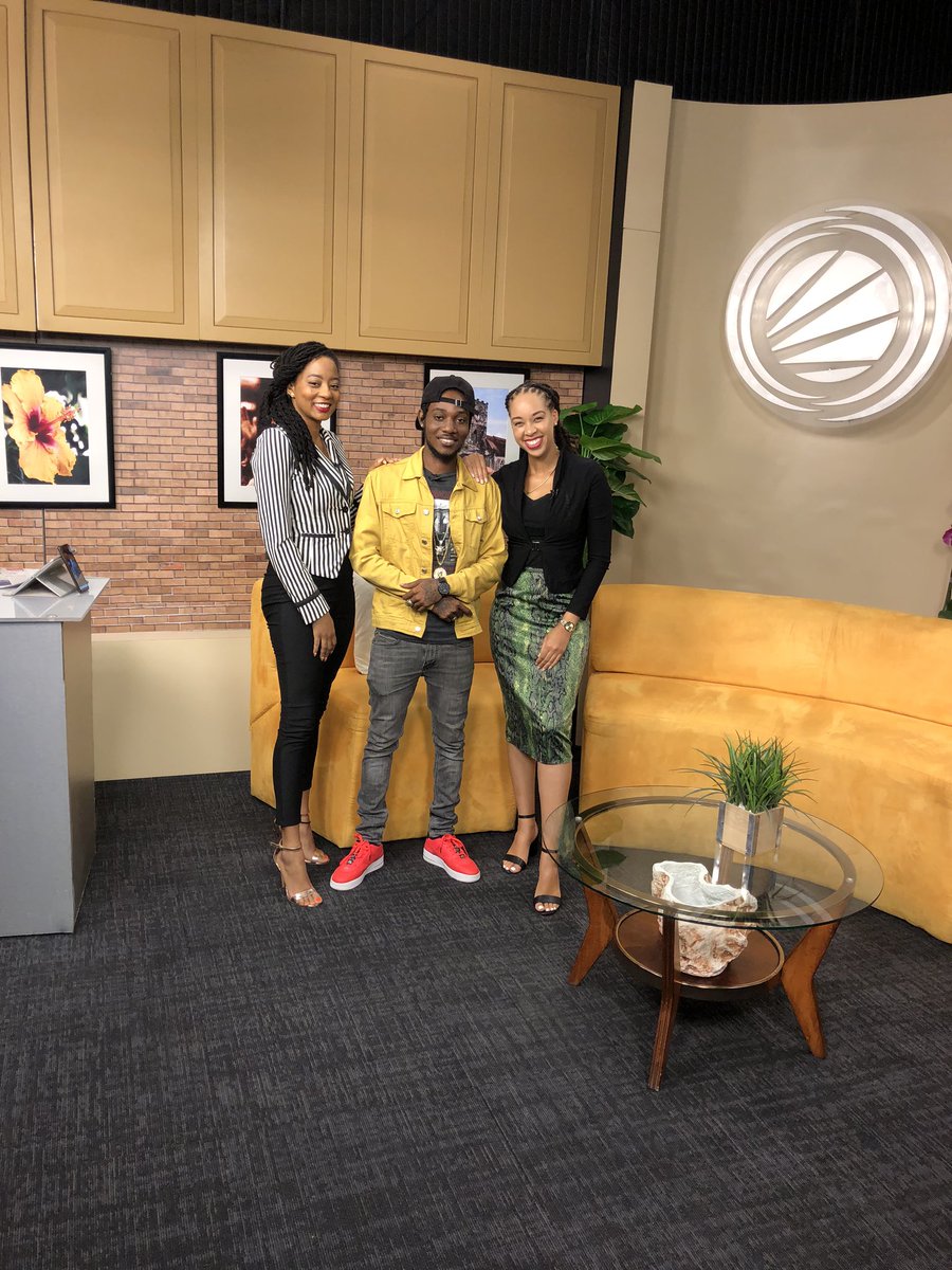 MaestroDonMusic's tweet photo. Yea man a me yuh see pon yuh 📺 this morning ✊🏾 • Choo mi quiet, mi colour dem Affi Loud! #Pioneer! Bless up @cvmatsunrise for having me 🙏🏾 #Nearby #1neway #RyteDyrekshan #YoungDon #YoungPioneer https://t.co/uImisdx0Ko