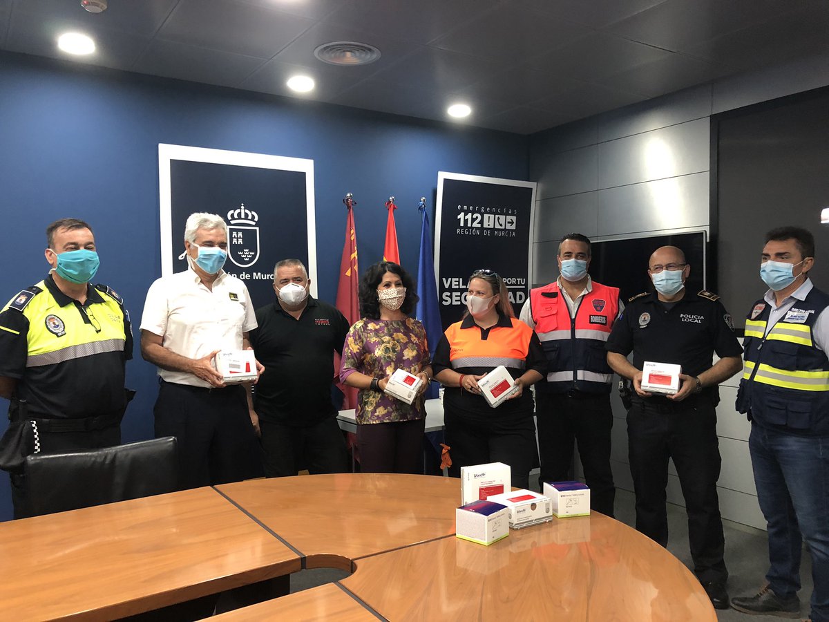 El <a href="/regiondemurcia/">Gobierno de la Región de Murcia</a>, a través de la Dirección General de Seguridad Ciudadana y Emergencias, dependiente de la <a href="/RMTransparencia/">Transparencia</a>, 
ha distribuido 3.500 test de anticuerpos de la #COVID19 a los miembros de los cuerpos de Policía Local, #ProtecciónCivil y a <a href="/BomberosCEIS_RM/">Bomberos Región de Murcia - CEIS</a>