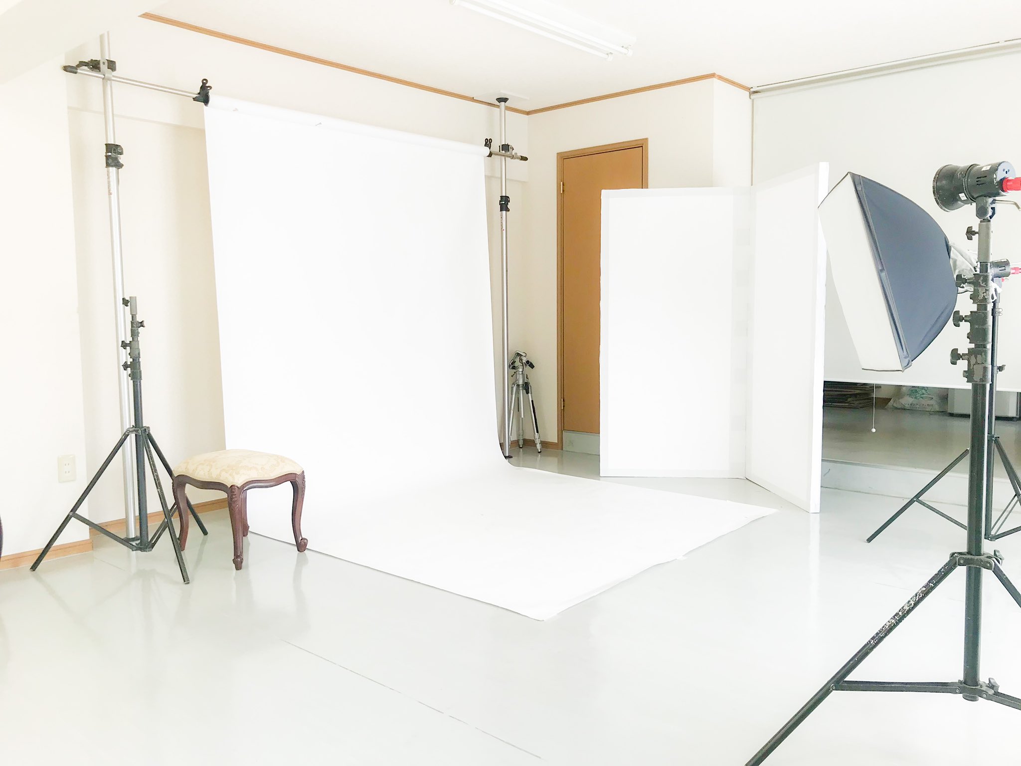 本八幡bot 3 26ライブ本八幡b Flat 親御さんの記念写真を撮りませんか 寿齢フォト を手掛けるフォトスタジオ 本八幡photo Studio Mai Maiko 716 これメイキング映像とかでよく見る機材だ カメラ機材では千円単位は端数 とのこと 震え