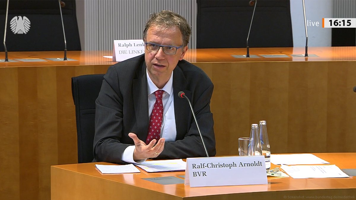 Ralf-Christoph Arnoldt vom BVR beim Fachgespräch „Welt ohne Bargeld - Veränderungen der klassischen Banken- und Bezahlsysteme“ im Bundestag.