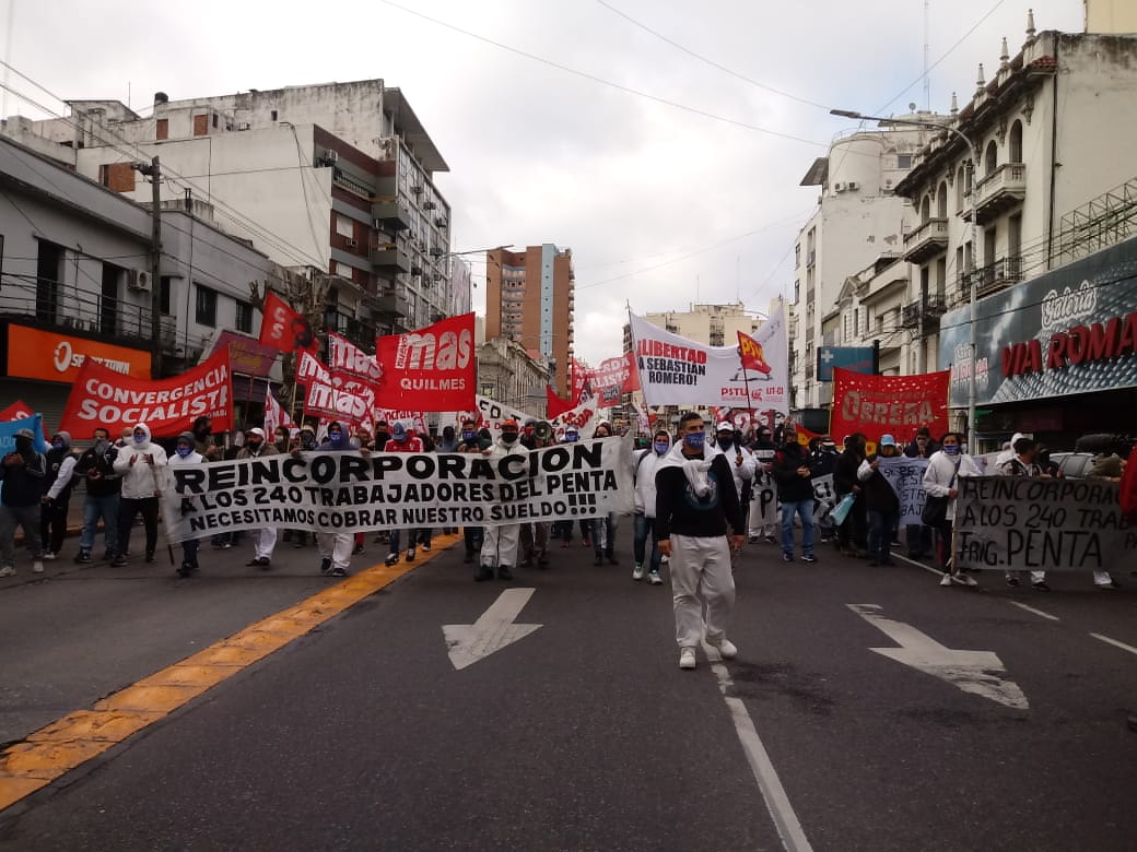 #Penta : una nueva jornada de lucha en el Puente Pueyrredon exigiendo el pago de los sueldos adeudados y tambien la Expropiacion con control obrero. Desde #ANCLA <a href="/MSTargentina/">MST Argentina</a>  acompañamos este nuevo corte.