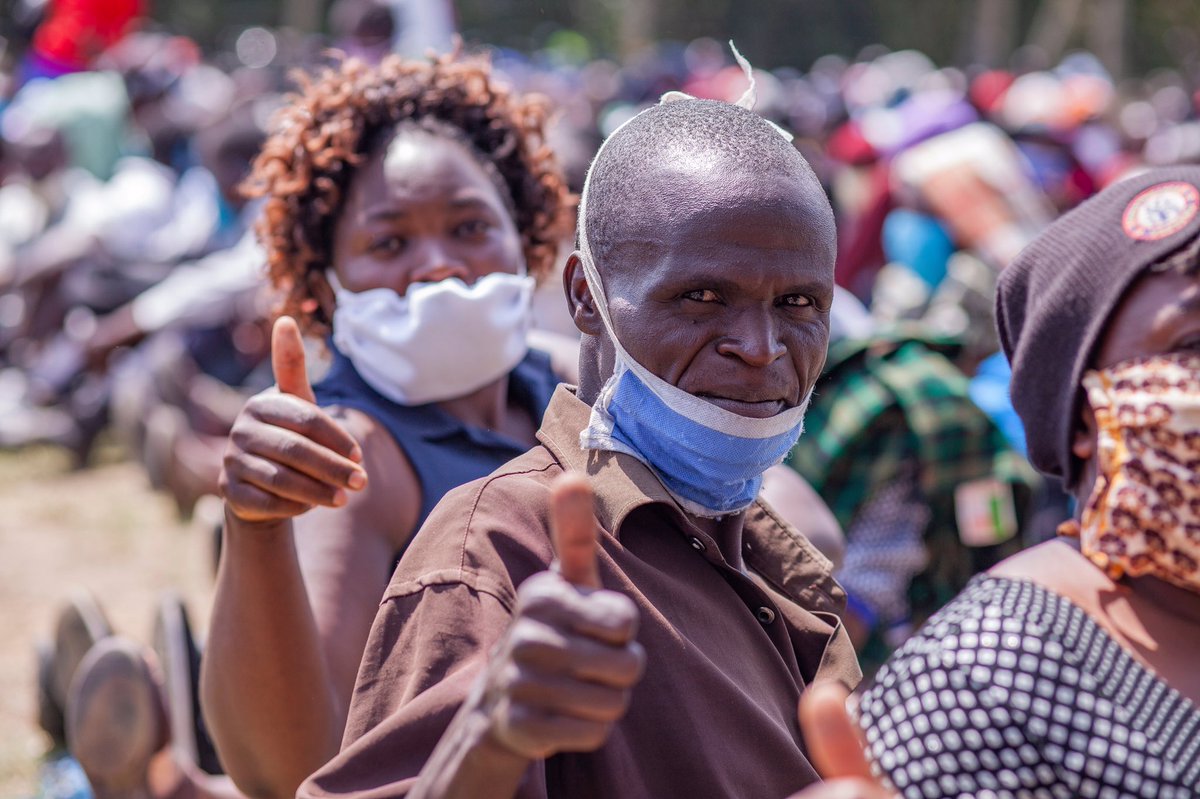 COTU_K's tweet photo. Today was the second day of COTU(K) initiative in Naivasha. We continued to distribute food, sanitizers and other PPEs to workers in the hotel and flowers industry while at the same time sensitizing them about Covid-19. #COTUCARES https://t.co/zph5q5l1VC