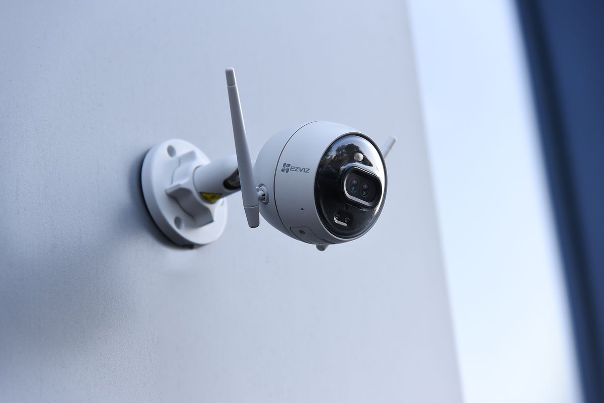 ezviz_uk_ie's tweet image. Our outdoor security cameras offer round the clock security with the highest quality picture. No matter what you’ve got your eye on, we’ll capture it. #ThisIsWhatBetterLooksLike 👀
