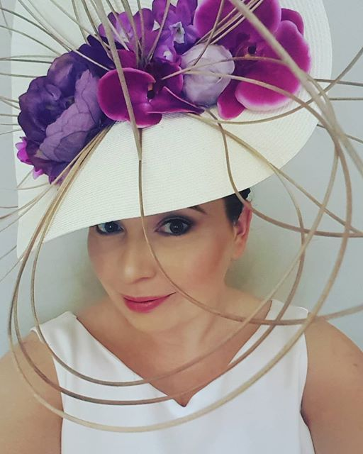 85Eclair's tweet image. Wish i looked like this watching the racing and enjoying the gin... @Ascot @itvracing @olibellracing 
Instead i'm sat doing my uni assignment with a brew....
#RoyalAscot #RoyalAscotAtHome #itvracing #GoldCup