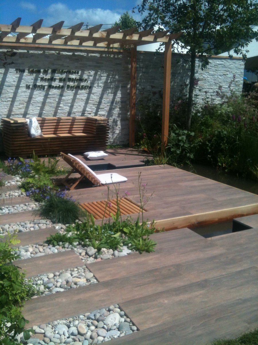 Today would have been the start of the <a href="/BBCGWLive/">BBCGWLive</a> show. As a #GWLCelebration here’s one of my favourite show gardens from 2017, designed by <a href="/CherrycarmenGD/">Cherry carmen</a>