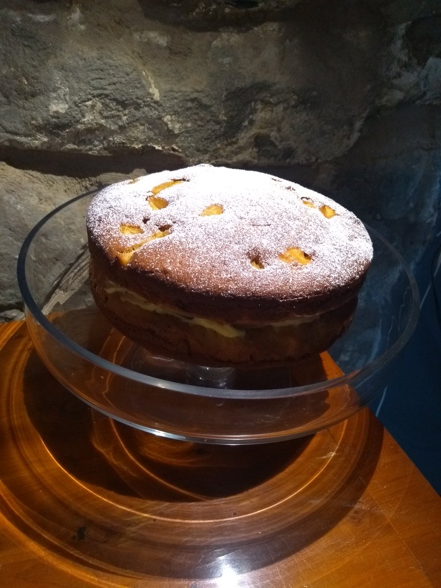glanoer's tweet photo. #CakeCorner : chunky Apple &amp; Sultana cake https://t.co/5sI4H56dKp