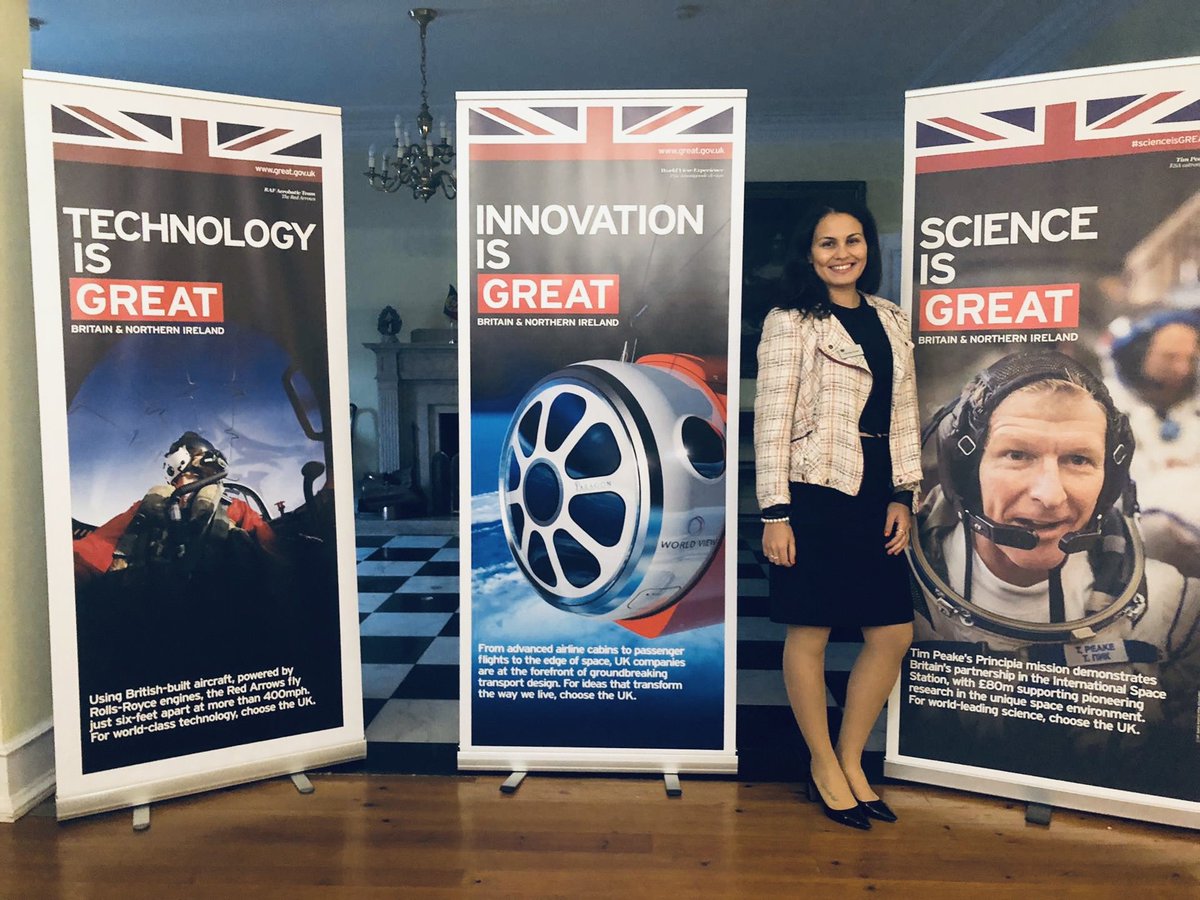 ClaudiaNunesSW's tweet photo. Today we would have celebrated Her Majesty The Queen’s official birthday with a reception. The photo is from last year, hopefully in 2021 we will be able to commemorate this moment together again❤️🇬🇧🇵🇹 #UKinPortugal #QueensBirthdayParty #QBP2020 https://t.co/YYDtsHwQHR