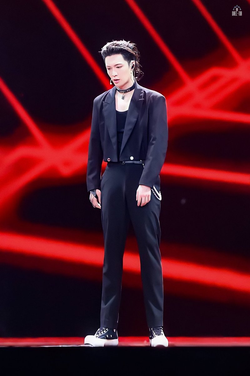 laythailand_'s tweet photo. [Pic] 200617 

@layzhang performance LIT (莲) at 618 Super Show

Cr.Direc-Tor
#LaySuperShow
#LayZhangThailand #Yixing #张艺兴 #อี้ชิง @weareoneEXO https://t.co/HNbf6ysmek