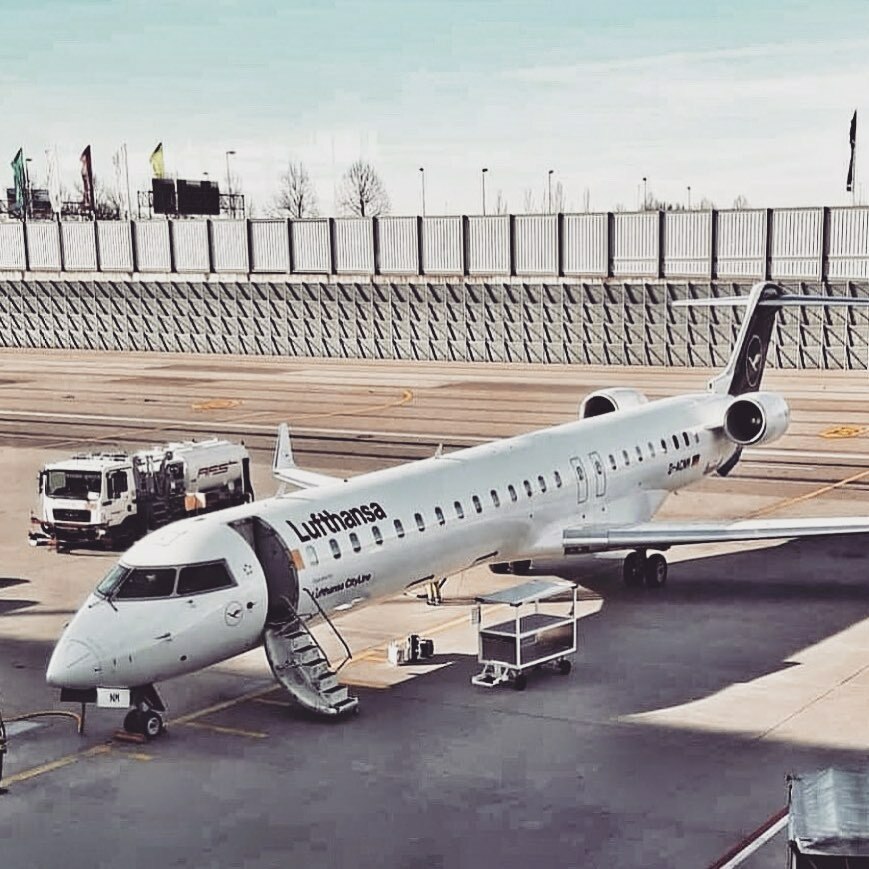 aeroTELEGRAPH's tweet photo. Cityline is one of Lufthansa’s feeder carriers.
——————————
✈️ Bombardier CRJ900
🏢 Lufthansa 🇩🇪
🌏 Munich 🇩🇪
📷 User image by @flybilli
——————————
#bombardier #crj900 #lufthansa #lufthansacityline #munichairport #cityline #asianaairlines #aviation #avge… https://t.co/INzQrf2N8W https://t.co/HH7kEfJgnC