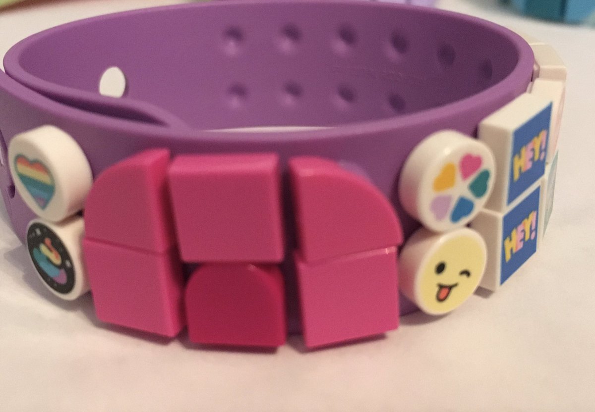 DvaHomeschool's tweet photo. Arts and Crafts with @LEGO_Group Dots โข๏ธ. How did we find a super rare charm on the first try? โบ๏ธ#legodots #extradots #series1 #series2 #artsandcrafts #diy #creative #building #homeschooling https://t.co/IggQNbWEki